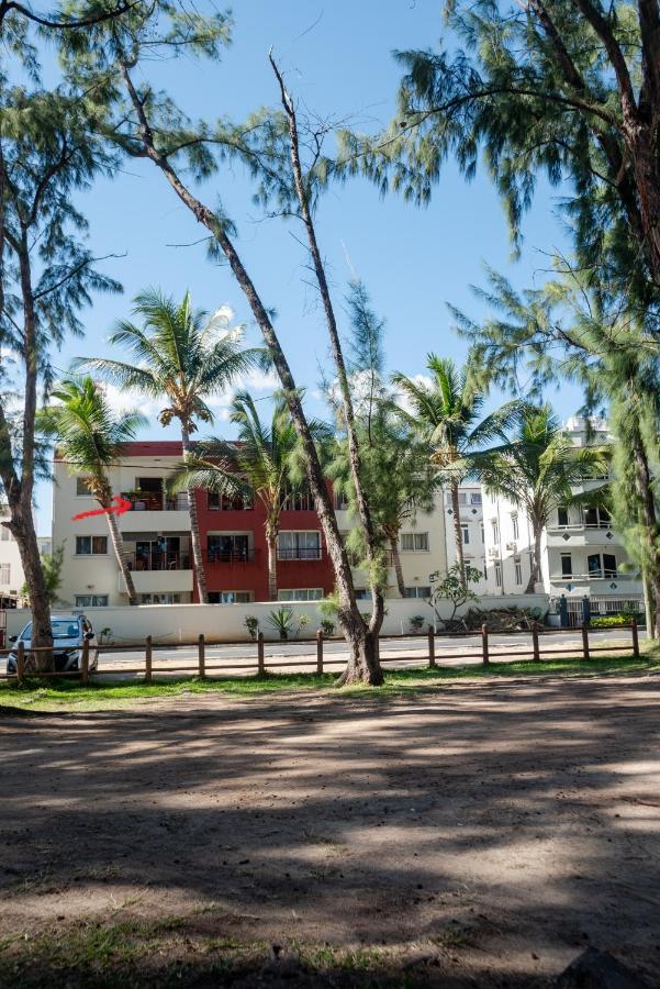 Blue Coral Beachfront Penthouse Flic-en-Flacq Exteriör bild