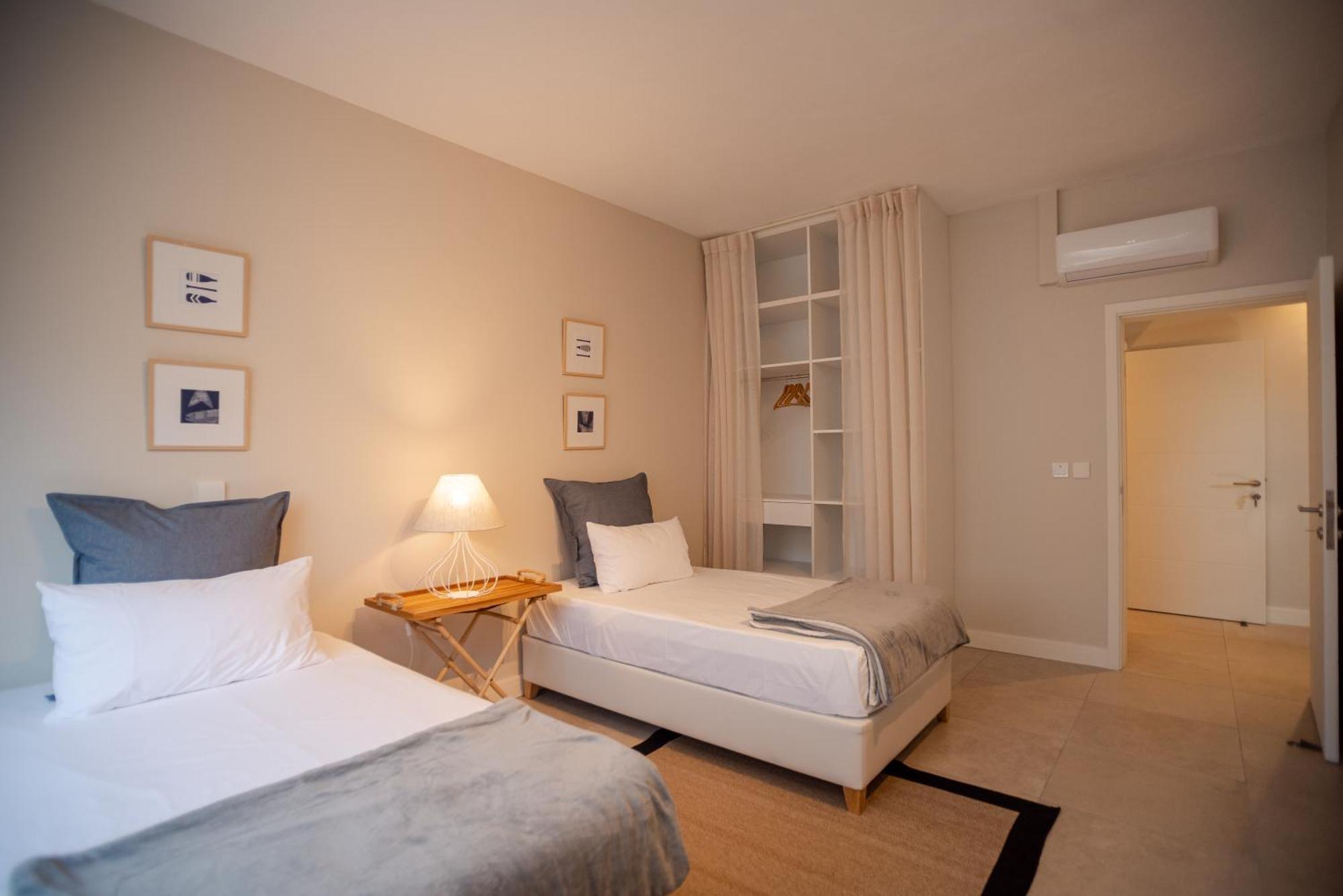 Blue Coral Beachfront Penthouse Flic-en-Flacq Exteriör bild