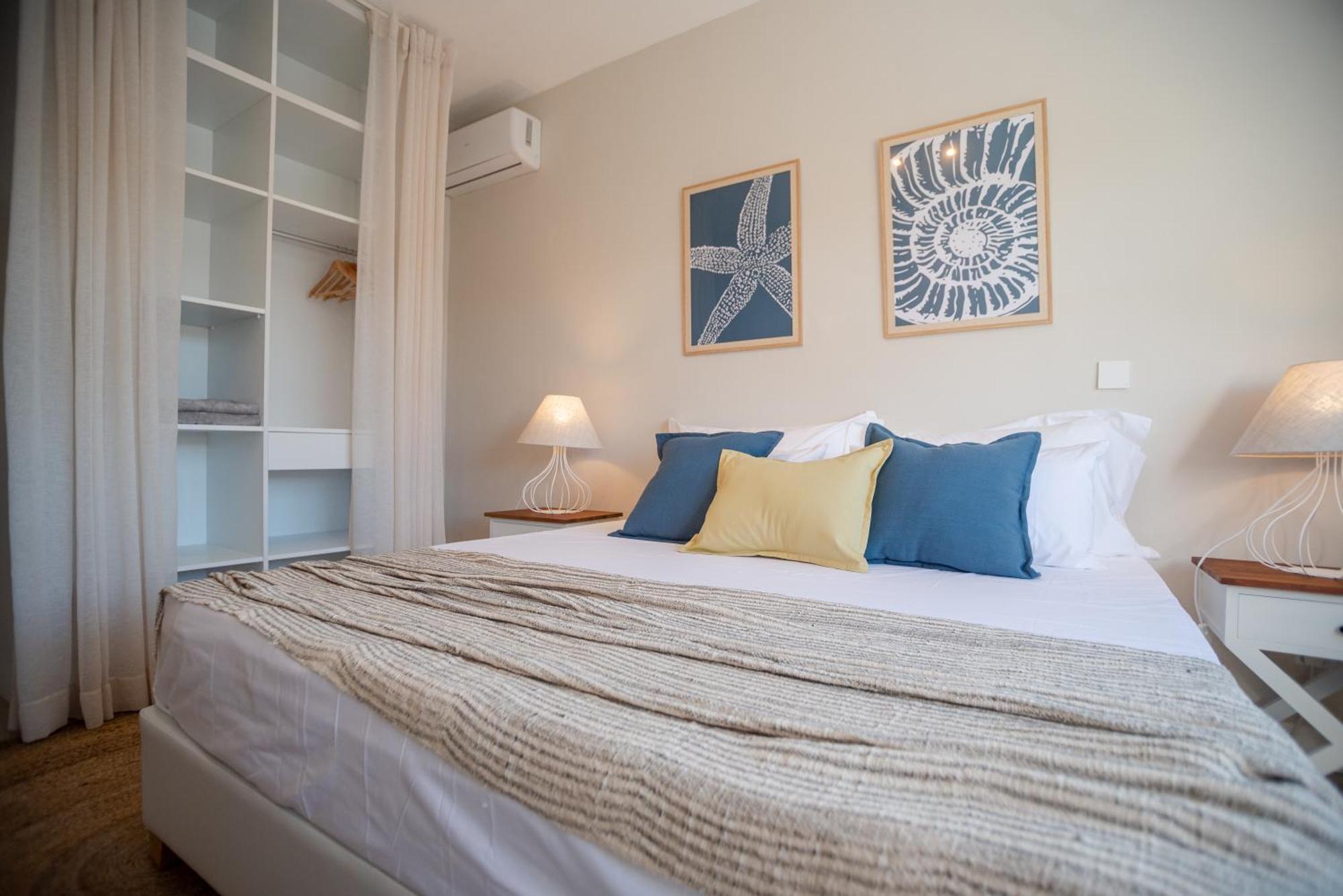 Blue Coral Beachfront Penthouse Flic-en-Flacq Exteriör bild