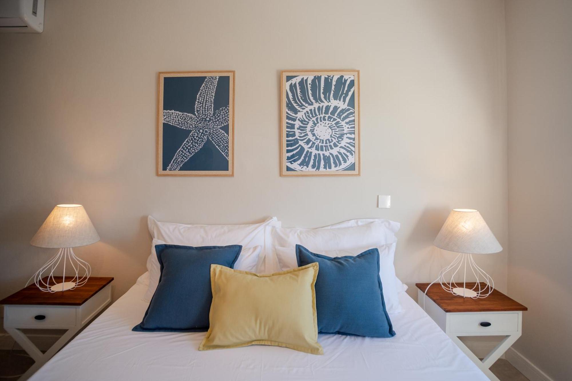 Blue Coral Beachfront Penthouse Flic-en-Flacq Exteriör bild